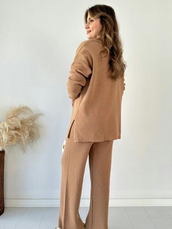 Women's casual tops and pants suits