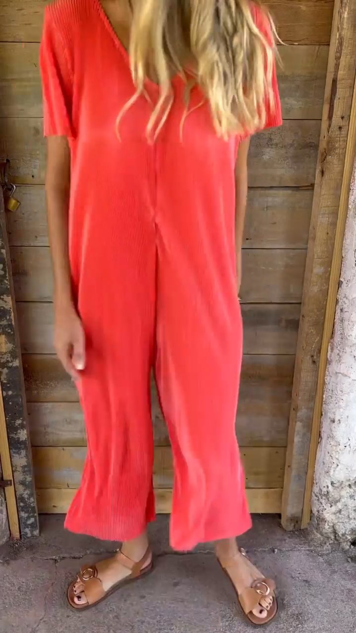 Pleated Fabric V-neck Short-sleeved Jumpsuit