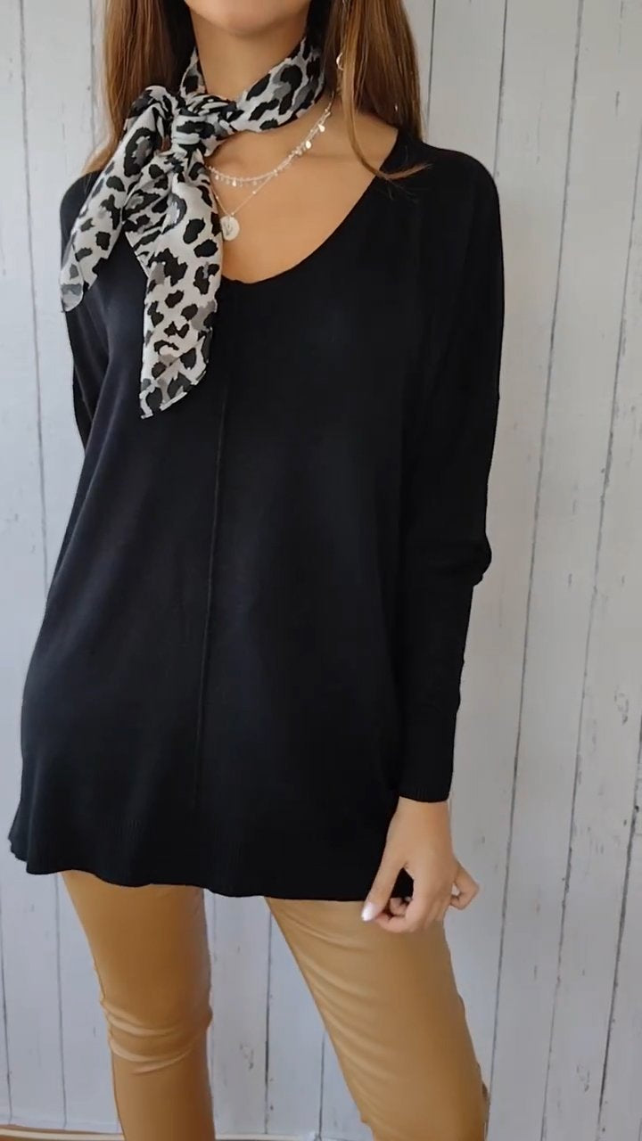 V-neck Long-sleeved Knitted Top