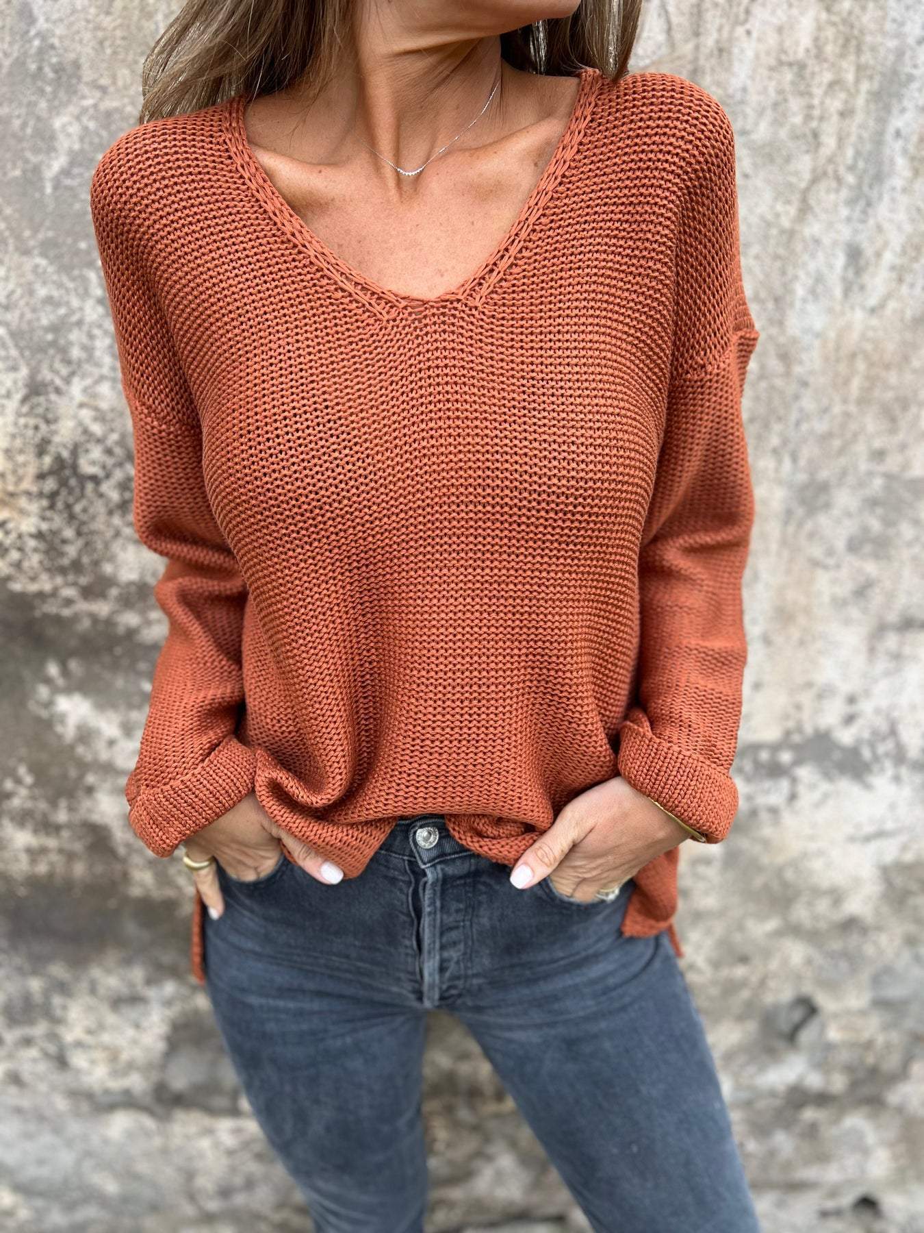 Women's V-neck Long-sleeved Casual Knitted Top