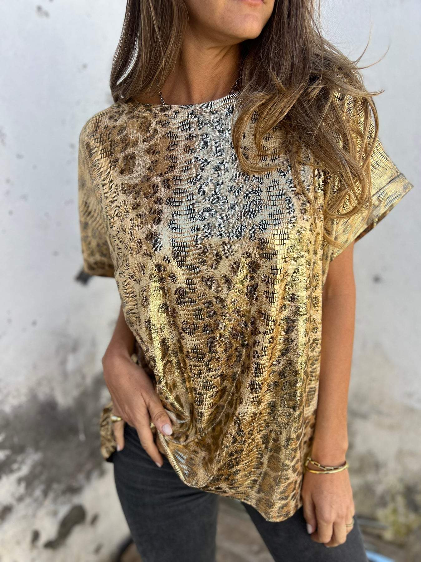 Women's Round Neck Short Sleeve Leopard Print Top