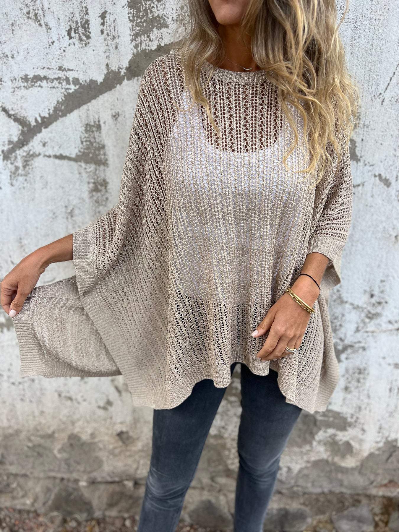 Women's Round Neck Hollow Knitted Sweater