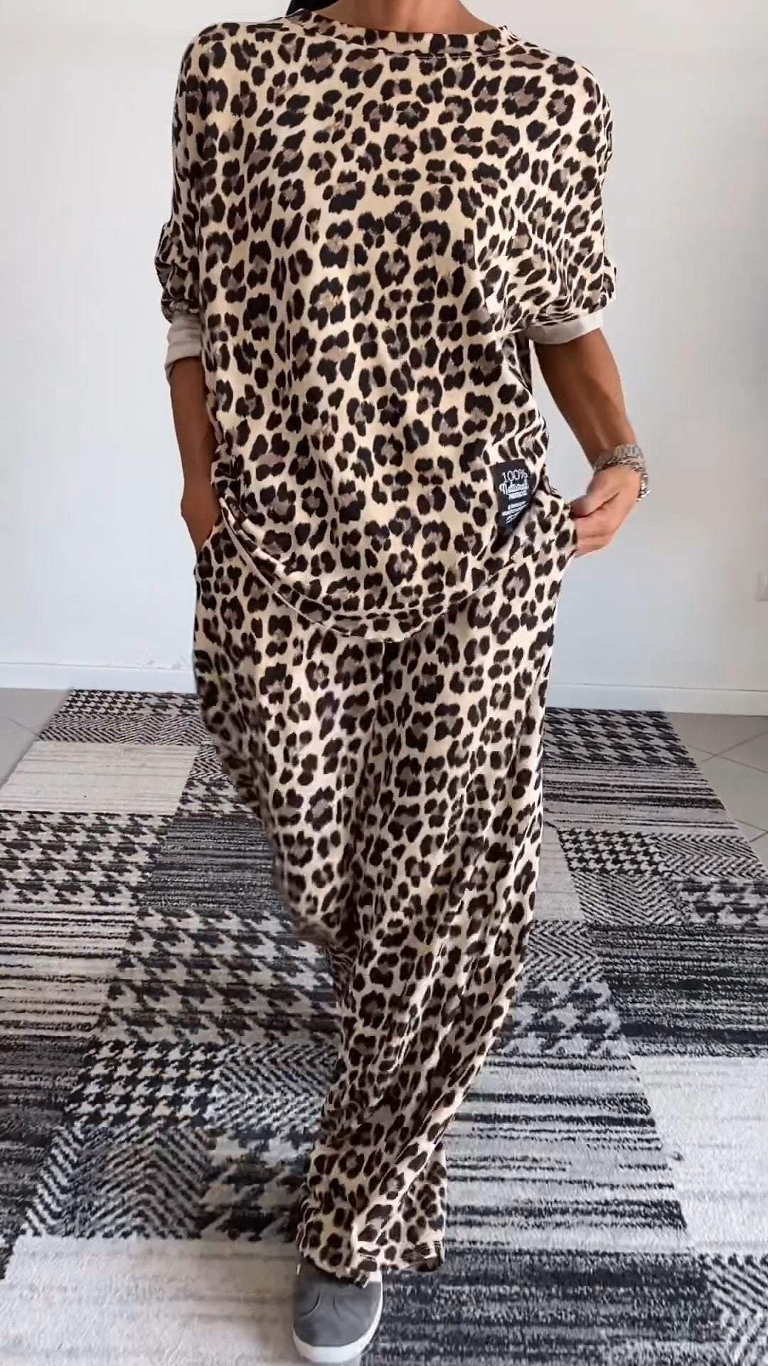 Women's Round Neck Long Sleeve Leopard Print Casual Suit