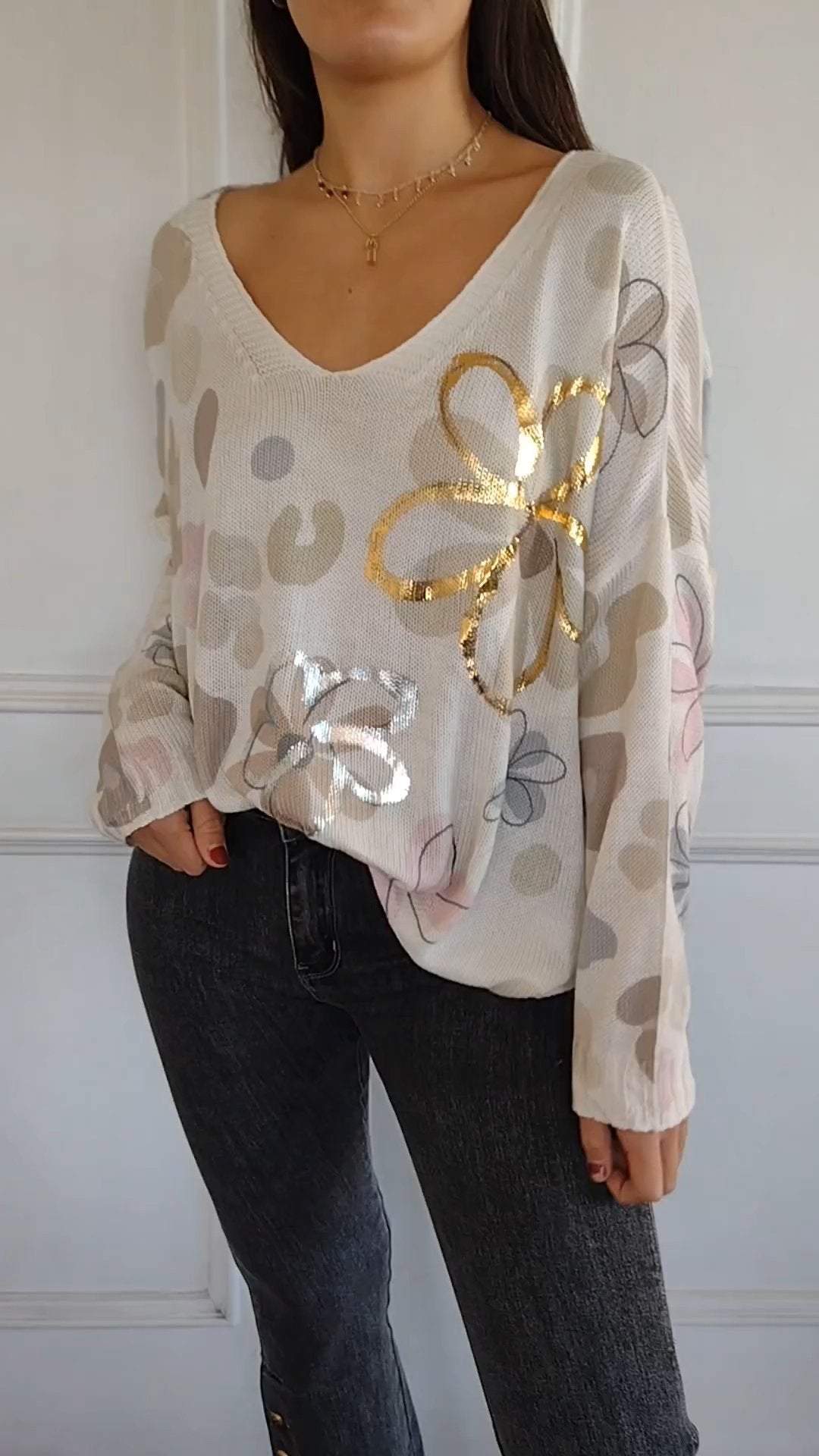 Women's V-neck Long-sleeved Gold-stamped Casual Top