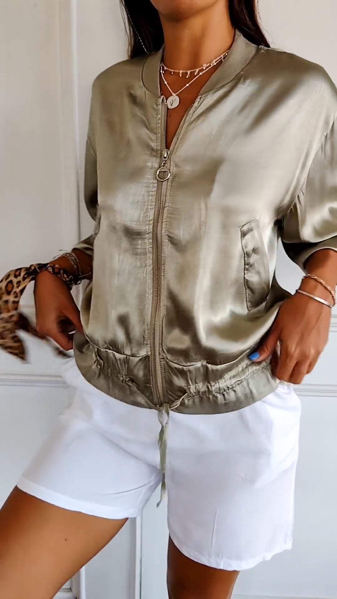 Crew Neck Zipped Satin Cropped Jacket