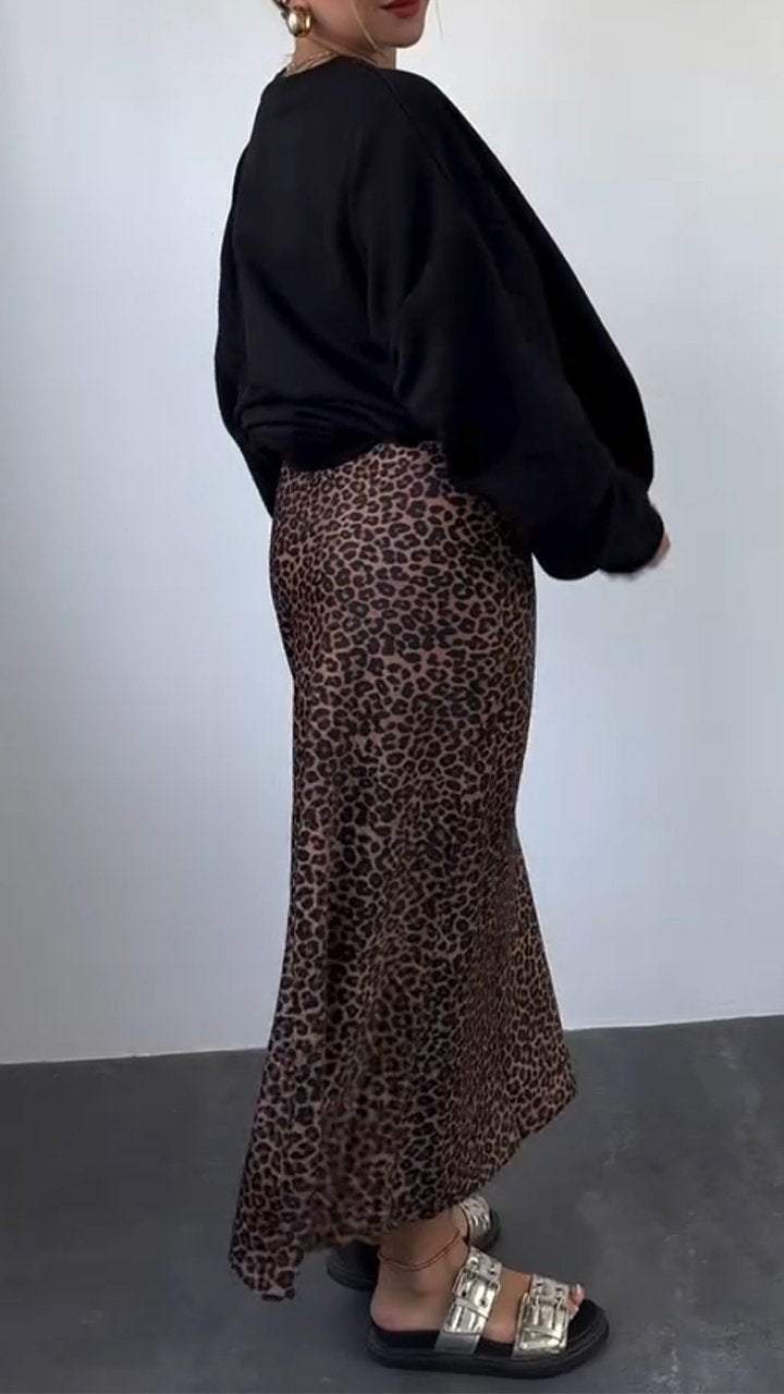 Women's Round Neck Long Sleeve Leopard Print Sweater Dress Suit