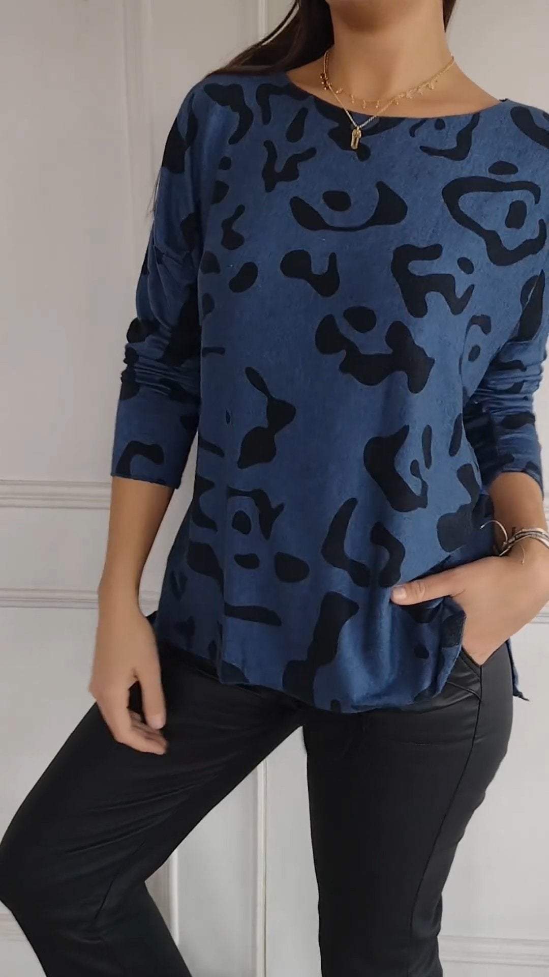 Women's Round Neck Printed Long Sleeve Top