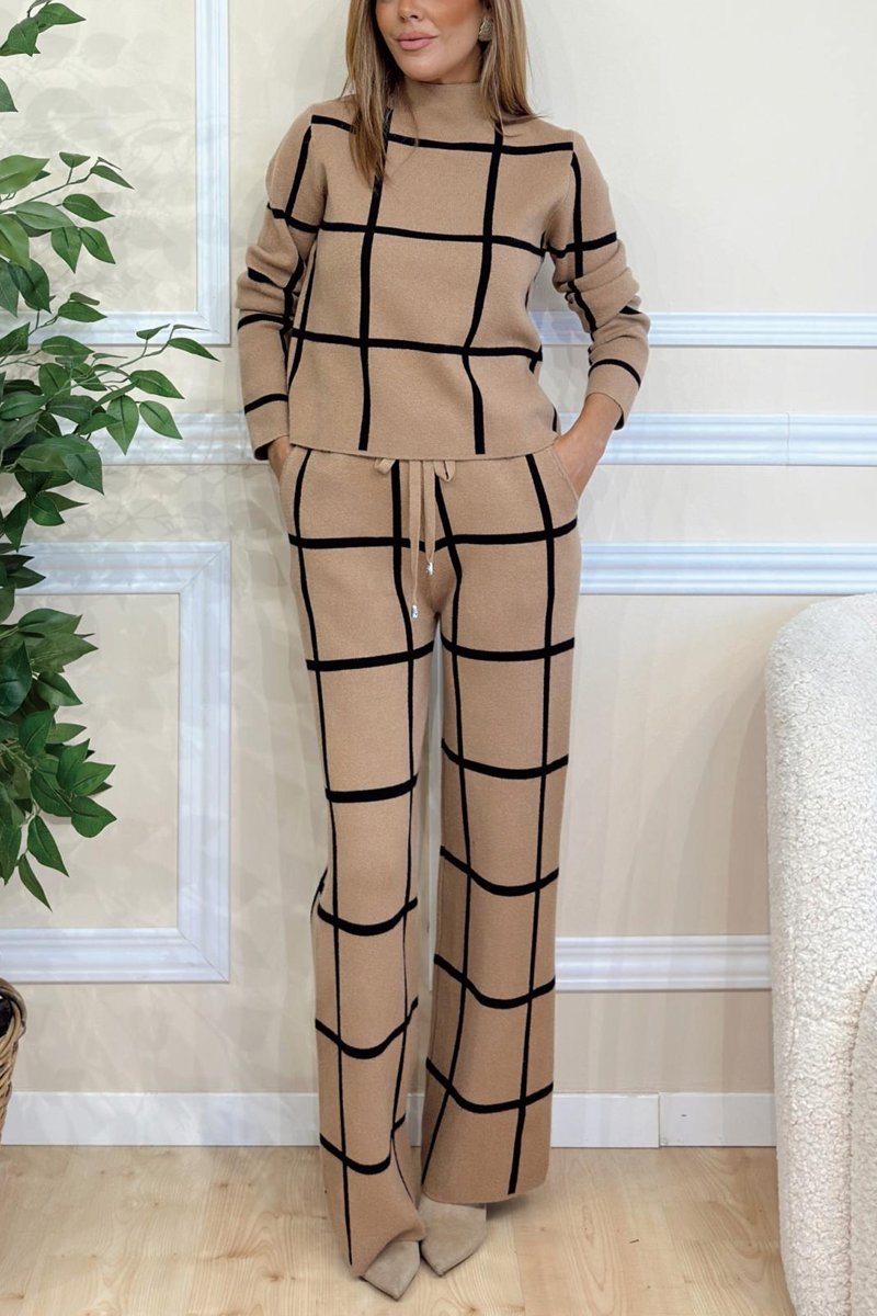 Women's contrast check knitted suit